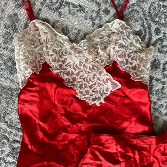 Vintage 100% Silk Victorias Secret 90s red cami and shorts set valentines - Picture 4 of 6